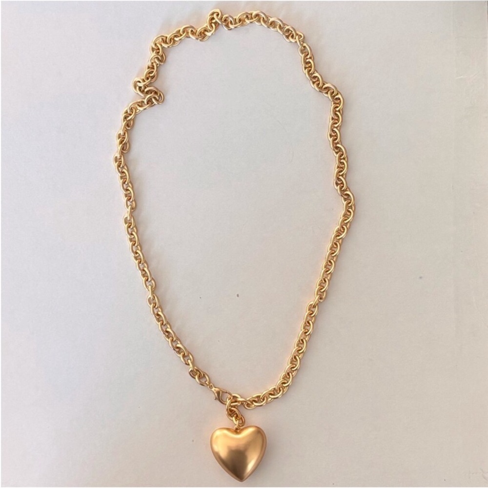 NWOT Roxanne Assoulin The Puffy Heart Necklace - Picture 5 of 6